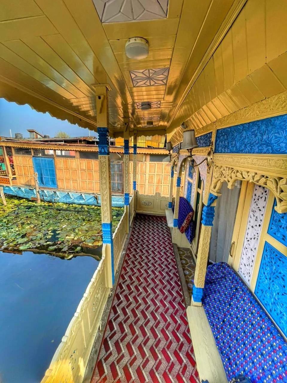 Pasadona Floating Houseboat Hotel Srinagar  Exterior photo